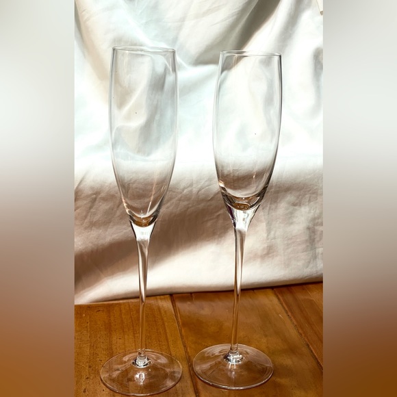 William Yeoward pair of Crystal Olympia champagne flutes. - Picture 2 of 6